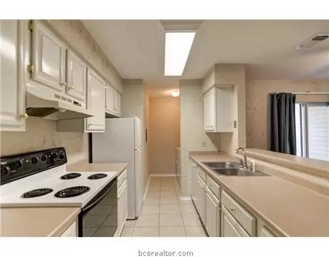 2100 Windsor Apt 2 Dr, Bryan, TX 77802 photo 7