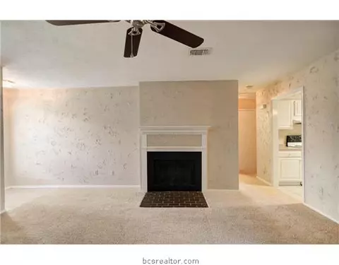 2100 Windsor Apt 2 Dr, Bryan, TX 77802 photo 2