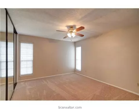 2100 Windsor Apt 2 Dr, Bryan, TX 77802 photo 10