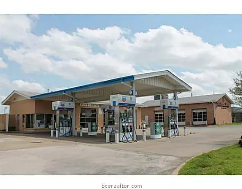 2305 E Villa Maria Rd, Bryan, TX 77802 photo 3