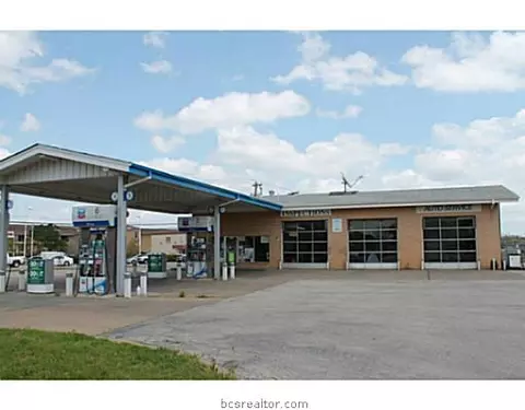 2305 E Villa Maria Rd, Bryan, TX 77802 photo 1