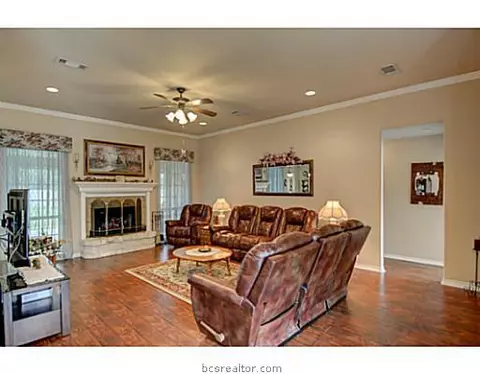 3813 Williams, Bryan, TX 77808 photo 2
