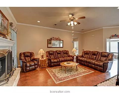 3813 Williams, Bryan, TX 77808 photo 4