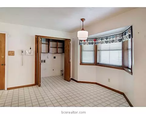 3217 Red Robin, Bryan, TX 77802 photo 4