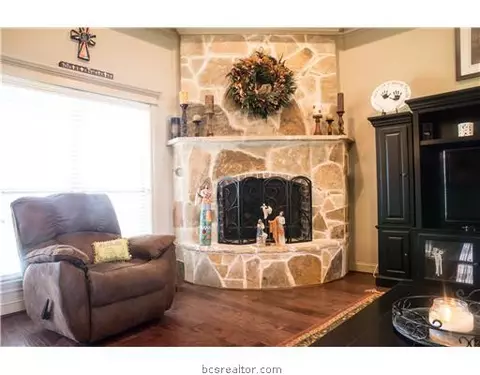 2913 Ambrose Dr, Bryan, TX 77808 photo 3