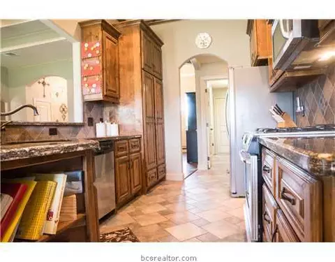 2913 Ambrose Dr, Bryan, TX 77808 photo 6