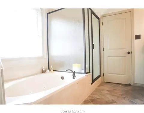 2913 Ambrose Dr, Bryan, TX 77808 photo 11