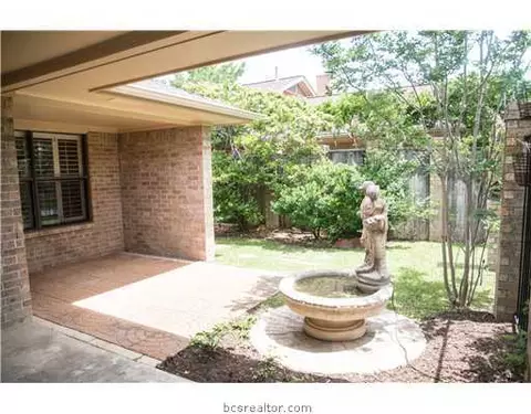 2903 Braeburn, Bryan, TX 77802 photo 2