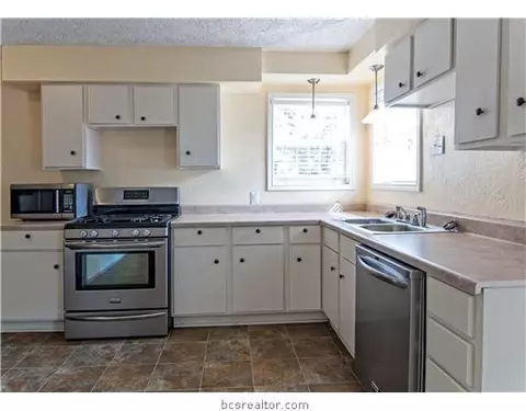 3408 Cavitt, Bryan, TX 77801 photo 5