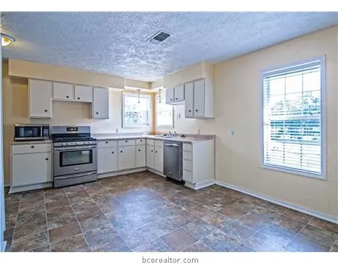 3408 Cavitt, Bryan, TX 77801 photo 7