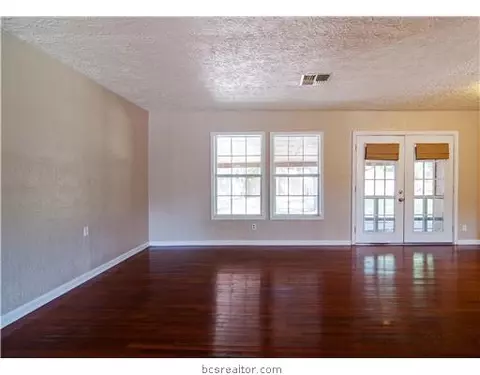 3408 Cavitt, Bryan, TX 77801 photo 4
