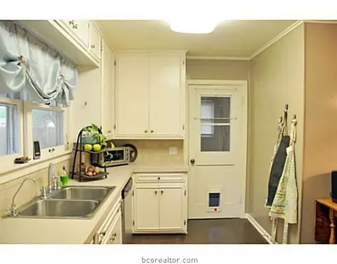 1503 Burt St, Bryan, TX 77802 photo 13