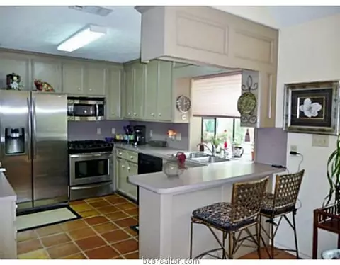 4221 Warwick Ln, Bryan, TX 77802 photo 11