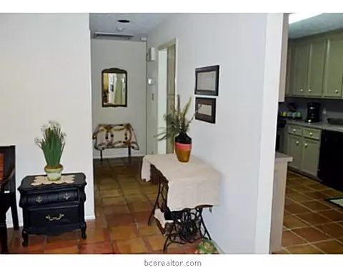 4221 Warwick Ln, Bryan, TX 77802 photo 12