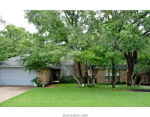 4221 Warwick Ln, Bryan, TX 77802 photo 1