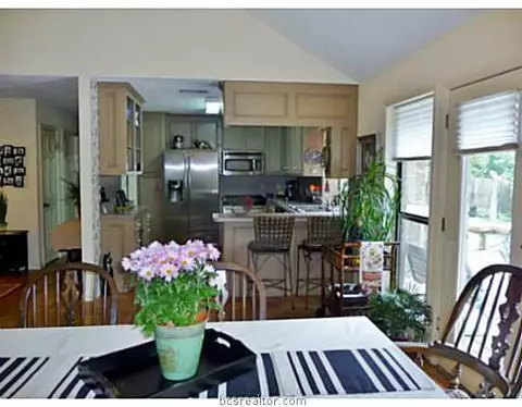 4221 Warwick Ln, Bryan, TX 77802 photo 6