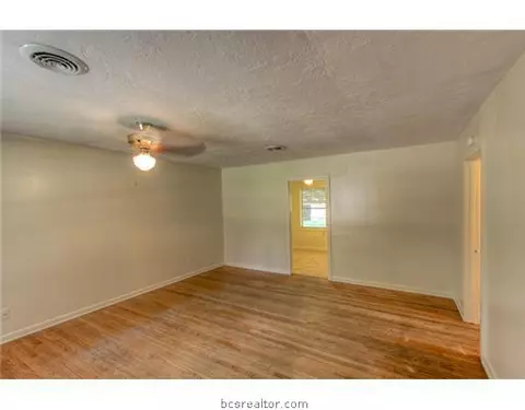 312 Laurel St, Bryan, TX 77801 photo 2