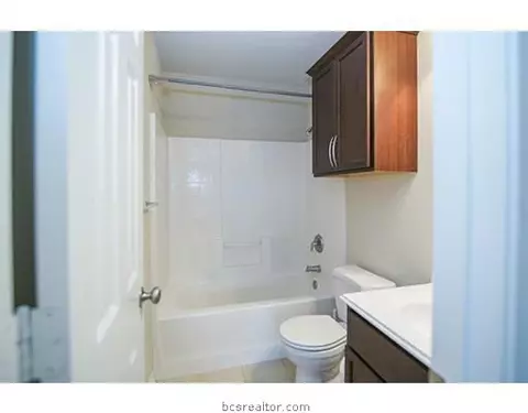 1699 Summerwood, Bryan, TX 77807 photo 9