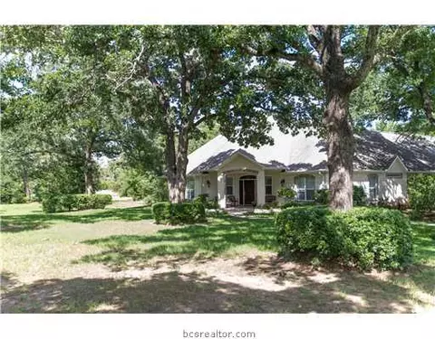 5873 Easterling Dr, Bryan, TX 77808 photo 1