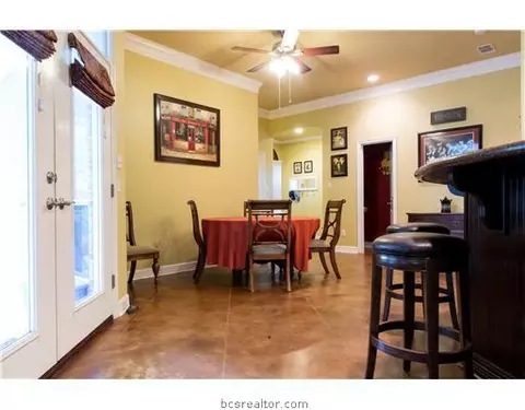 5873 Easterling Dr, Bryan, TX 77808 photo 9