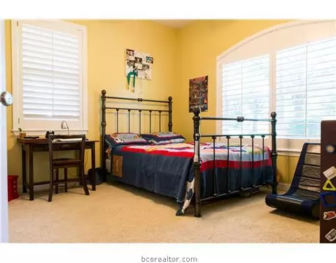 5873 Easterling Dr, Bryan, TX 77808 photo 13