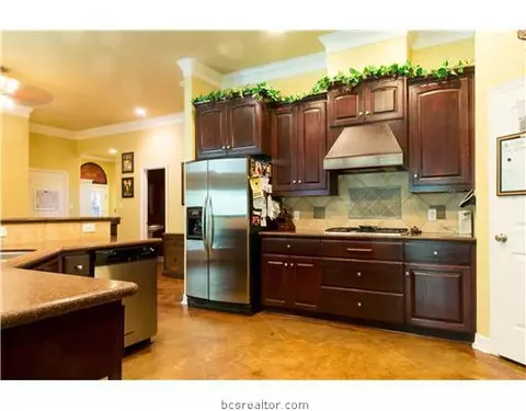 5873 Easterling Dr, Bryan, TX 77808 photo 7