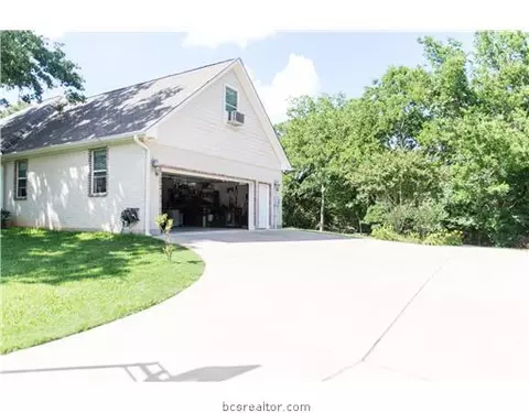 5873 Easterling Dr, Bryan, TX 77808 photo 21