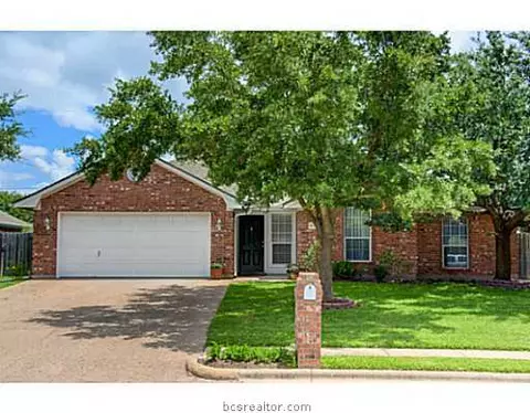 4705 Warwick Ln, Bryan, TX 77802 photo 1