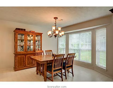 4705 Warwick Ln, Bryan, TX 77802 photo 7