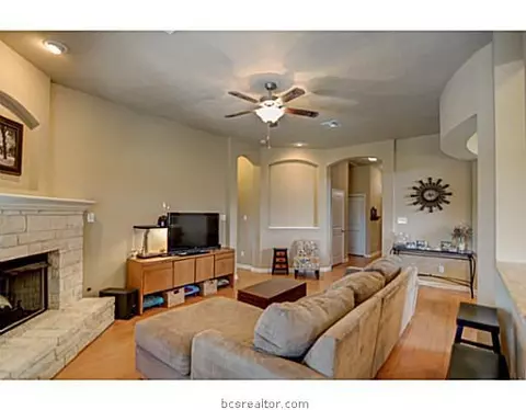 2028 Positano Loop, Bryan, TX 77808 photo 4