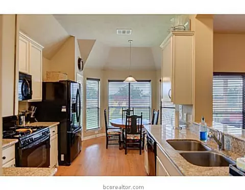 2028 Positano Loop, Bryan, TX 77808 photo 5