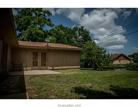 805 Blanco Ln, Bryan, TX 77801 photo 13