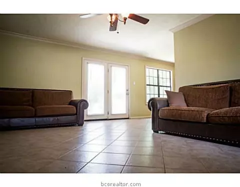 805 Blanco Ln, Bryan, TX 77801 photo 3