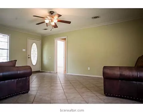 805 Blanco Ln, Bryan, TX 77801 photo 4
