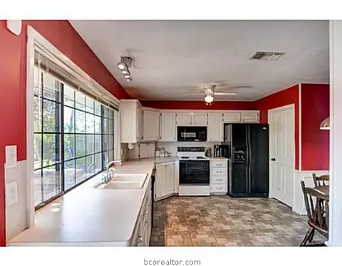 1805 Richmond Ave, Bryan, TX 77802 photo 12