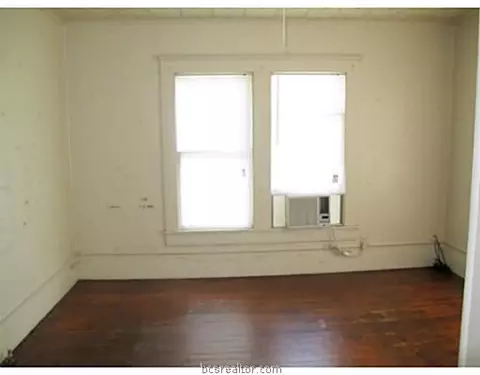 307 Robertson St, Bryan, TX 77803 photo 4