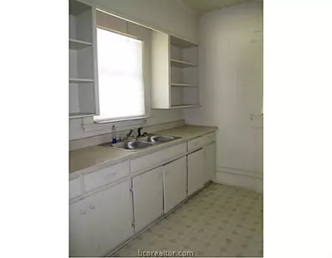 307 Robertson St, Bryan, TX 77803 photo 7