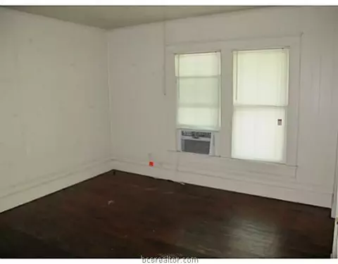 307 Robertson St, Bryan, TX 77803 photo 9