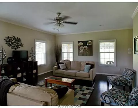 8924 Werlinger Rd, Bryan, TX 77808 photo 5