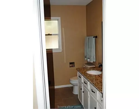 2301 Avon St, Bryan, TX 77802 photo 9
