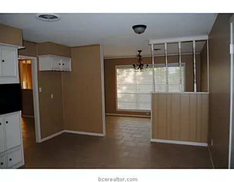 2301 Avon St, Bryan, TX 77802 photo 5
