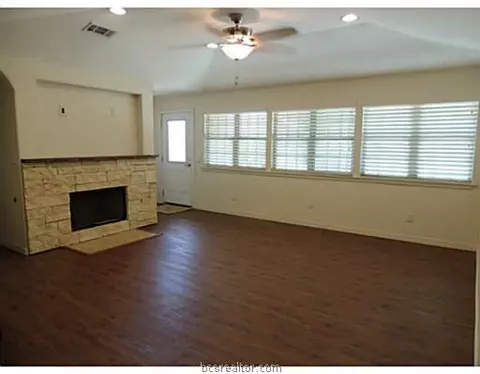 1721 Frieda Ln, Bryan, TX 77808 photo 2
