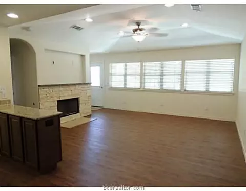 1721 Frieda Ln, Bryan, TX 77808 photo 3