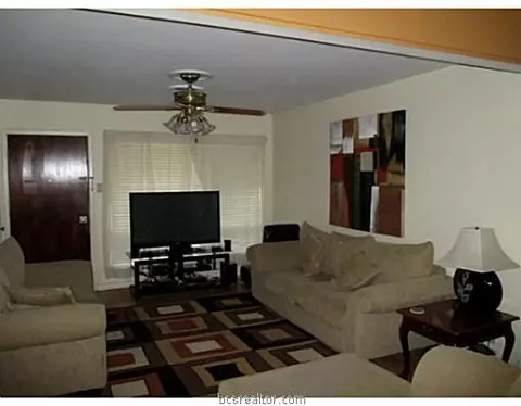 2605 Wayside Dr, Bryan, TX 77802 photo 2