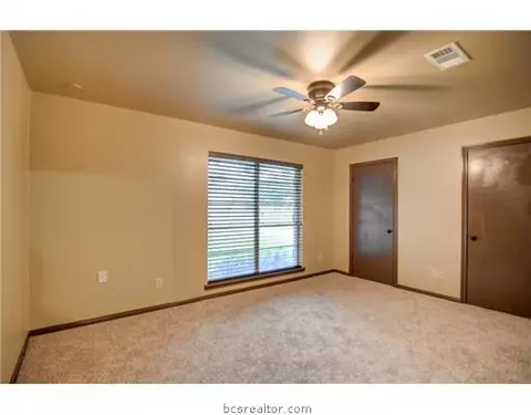 903 Briar Bend Ct, Bryan, TX 77802 photo 9