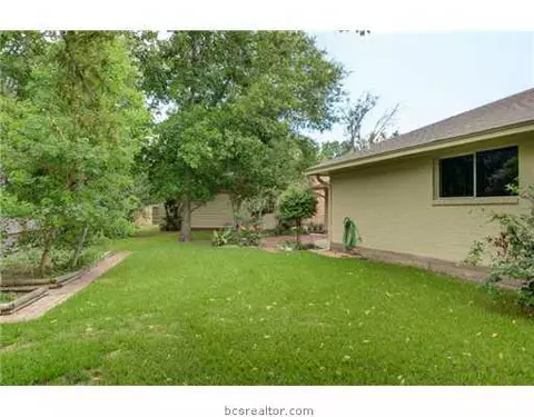 903 Briar Bend Ct, Bryan, TX 77802 photo 23