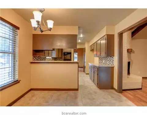 903 Briar Bend Ct, Bryan, TX 77802 photo 14