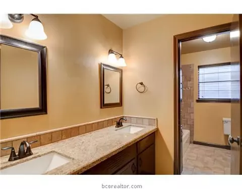 903 Briar Bend Ct, Bryan, TX 77802 photo 10