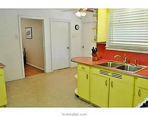 1508 E 29th St, Bryan, TX 77802 photo 6