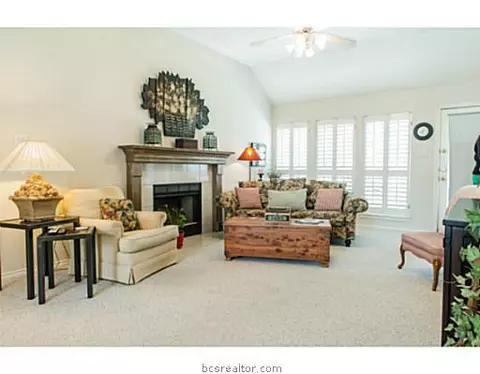 4401 Brompton Ln, Bryan, TX 77802 photo 8